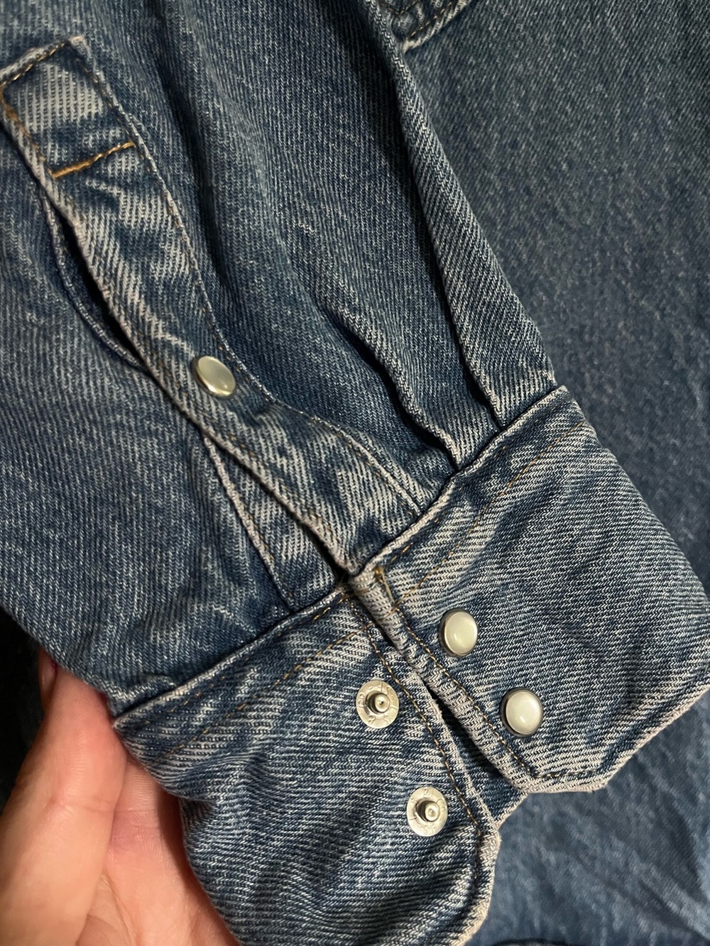 Levi’s Western Pearl Snap Denim Button Down - Picture 3 of 7